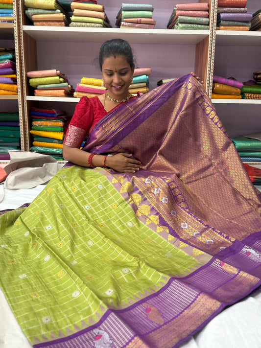 Premium Gadwal with mugu design